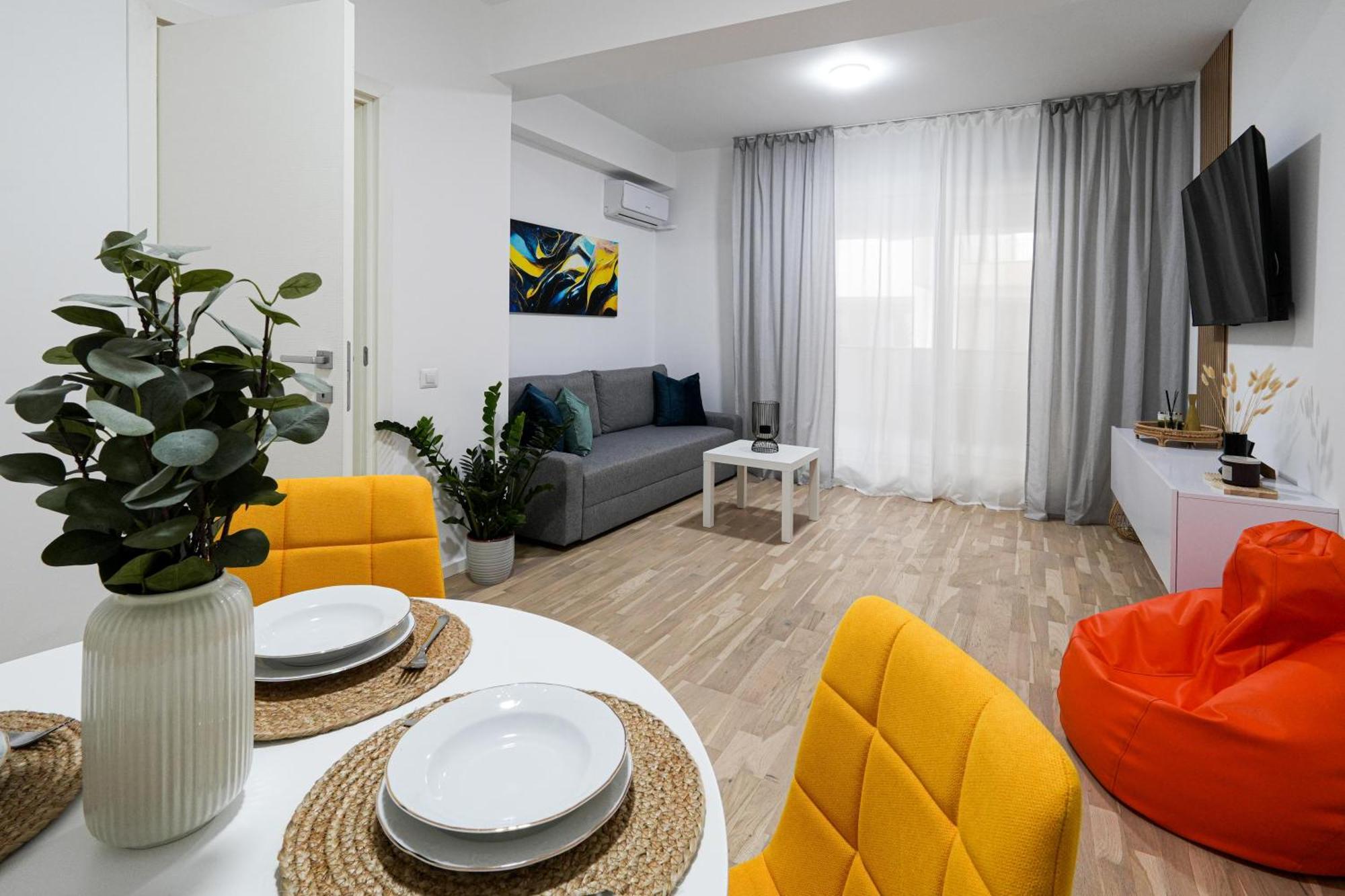 Gabi - Chic Apt With Parking Close To Veranda Mall Bukares Bagian luar foto