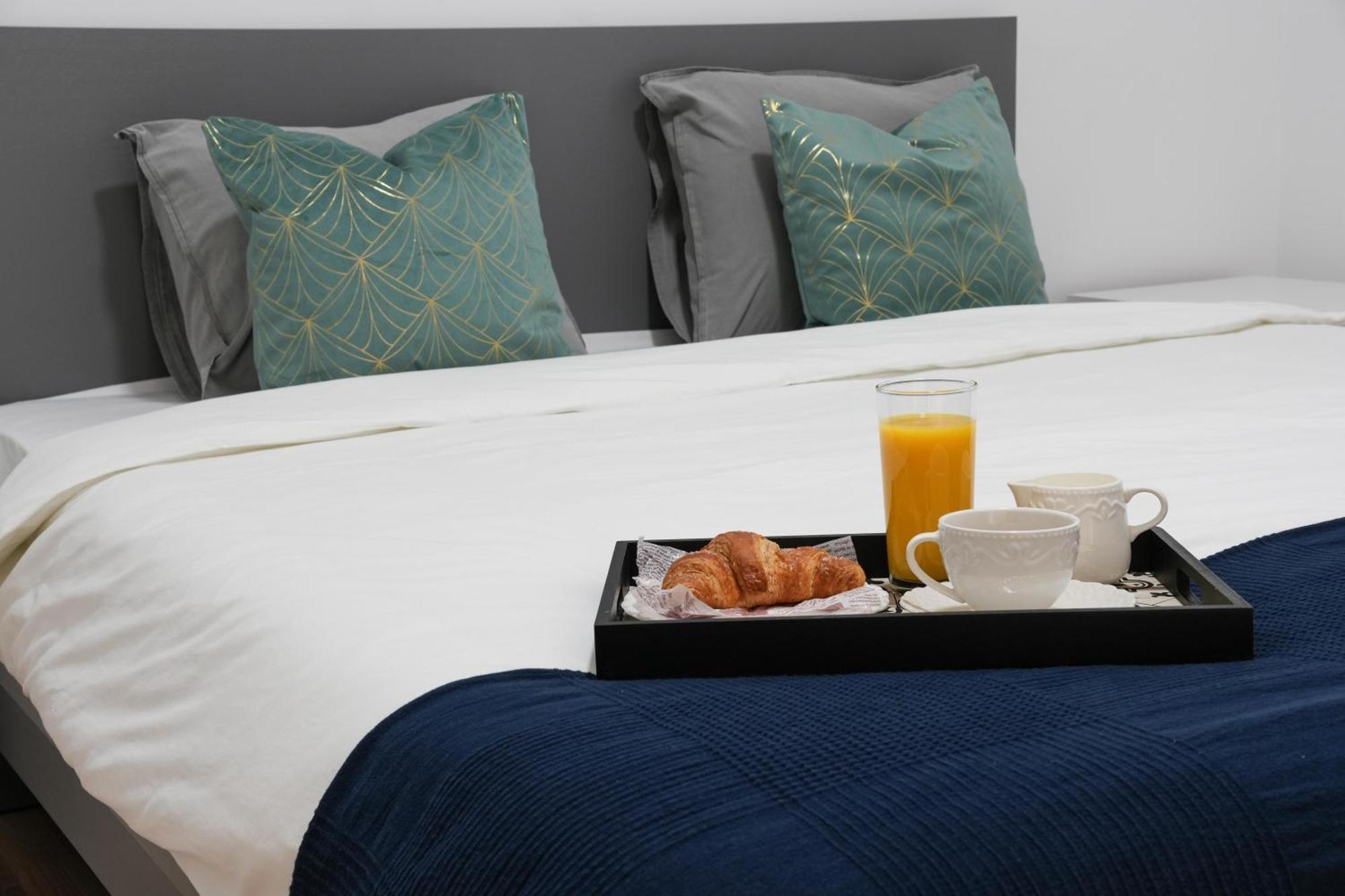 Gabi - Chic Apt With Parking Close To Veranda Mall Bukares Bagian luar foto