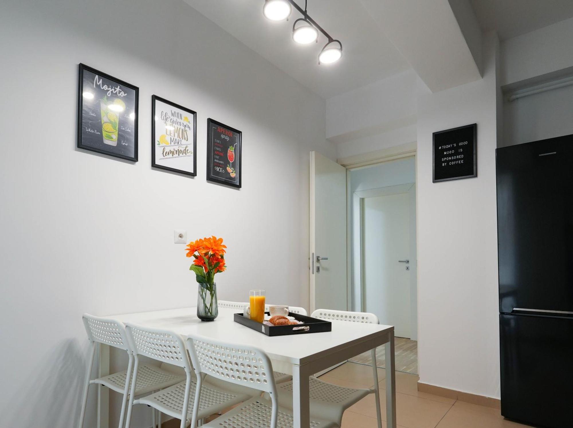 Gabi - Chic Apt With Parking Close To Veranda Mall Bukares Bagian luar foto
